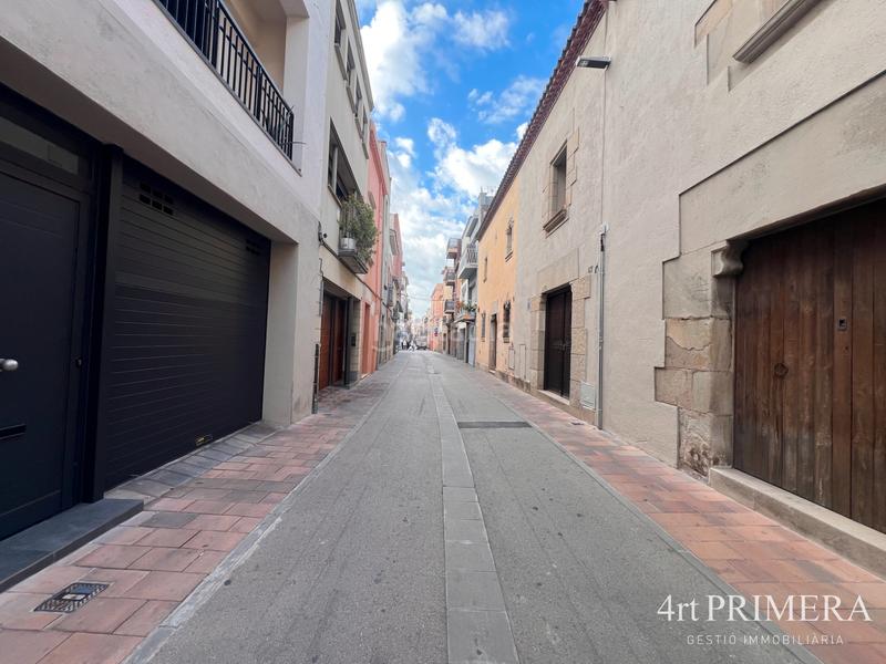 Foto 9df3a823-94ff-40e5-b9db-00501d0e6a5b. House with fireplace heating parking in Centre Granollers