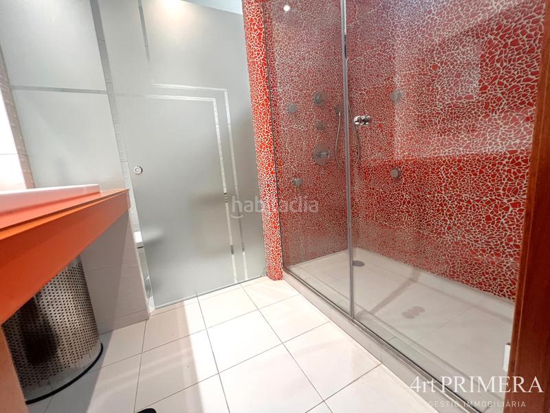 Foto a9fd1d94-fc5f-4758-97a2-ed0b03026a5e. House with fireplace heating parking in Centre Granollers