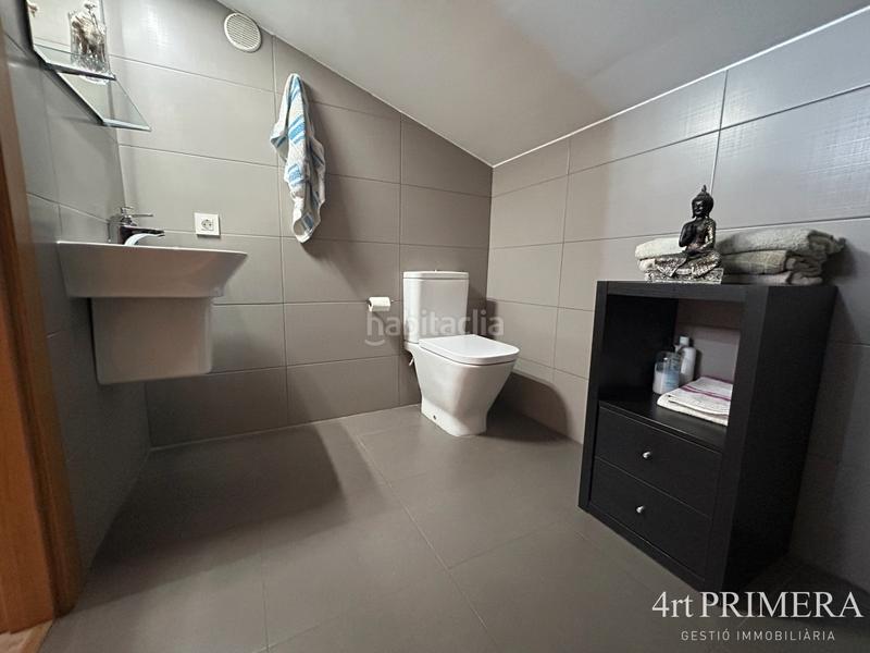 Foto 05f3ffe5-982e-48dd-8d96-5a649be09422. Duplex con riscaldamento parcheggio piscina in Llinars del Vallès