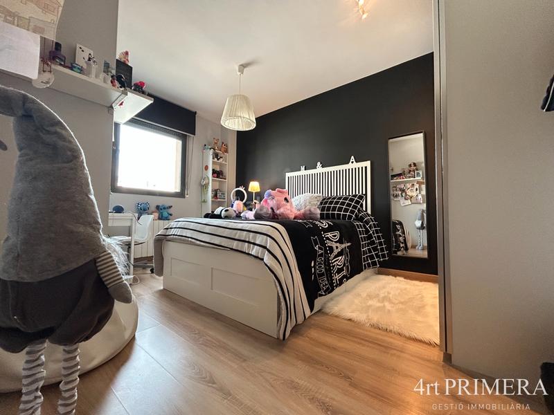 Foto f24b44ca-01df-4985-a258-d64b7e4a3d1e. Duplex con riscaldamento parcheggio piscina in Llinars del Vallès