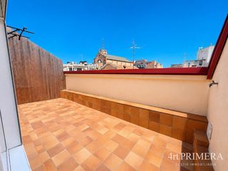 Location Appartement à Centre. Ático con encanto, terraza y mucha luz en pleno centro de granol