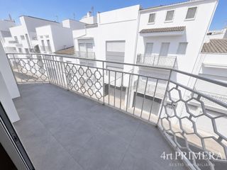 Pis a Sant miquel. Fantástico piso reformado a solo 5 minutos de la plaza de la cor
