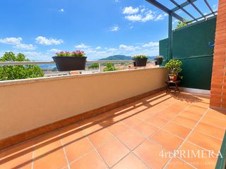 Lloguer Dúplex a Can Illa. Dúplex con encanto, terraza/balcón, parking y trastero en la gar