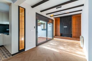 Maison jumelée  Carrer de joan maragall. Casa totalmente reformada en venta en banyoles.