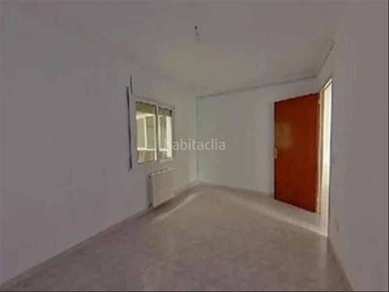 Foto 0f0c3ad9-b016-4203-b43c-63e233388b3e. Piso  en venta en calle de les teixidores, . en Salt