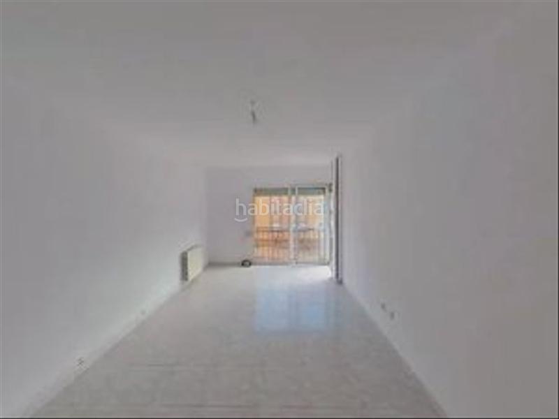 Foto 2b688d3b-e798-41cd-a2b3-f093c5cbf8d4. Piso  en venta en calle de les teixidores, . en Salt