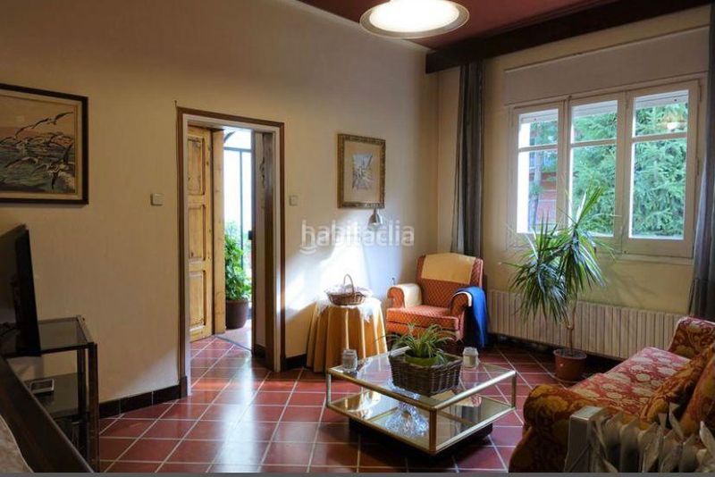 Foto 0915726b-bd0d-4062-a52d-0337564d0f17. Casa amb calefacció a Eixample Sud-Migdia Girona