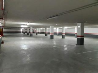 Parking voiture à Zona Avenida del Mar. Plaza de garaje en el edificio work center