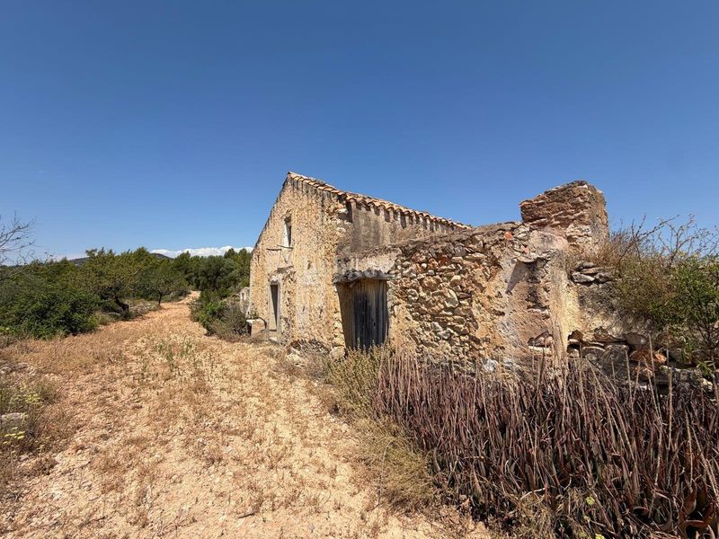 Foto d6281dd1-6bcb-4727-803a-4cbd34b22156. Finca rústica a Sierra Engarcerán
