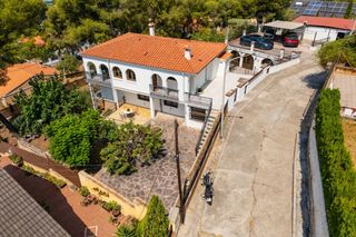 Chalet in Borriol. Villa con alma en monte cristina borriol  naturaleza, amplitud y