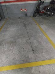 Parking voiture  Avinguda de argentina
