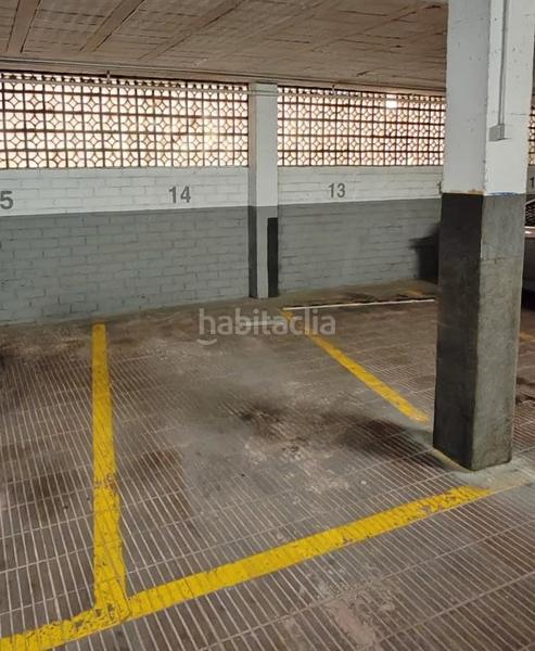Foto d17e0ec7-ef27-4e33-bdf3-bc6b140c9fde. Parking coche en Sant Andreu de la Barca