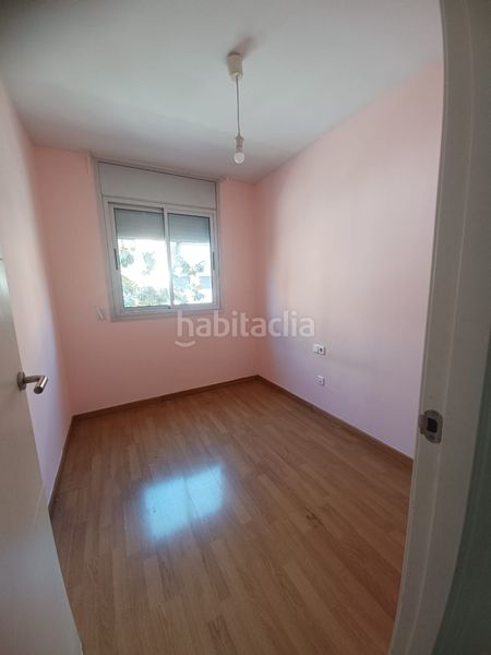 Foto b3f90ced-c5ad-4e51-bf1b-8cc473f735c4. Estudi amb calefacció a Martorell