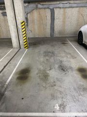 Parking voiture à Passeig del Parlament de Catalunya