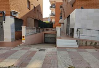 Aparcament cotxe a Carrer de francesc cambó 20. Parking en zona bomberos