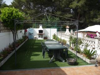 Casa adossada  Carrer dels ferrers. Casa en barrio can baell