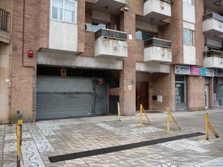 Aparcament cotxe a Avinguda Vila de Tossa 56