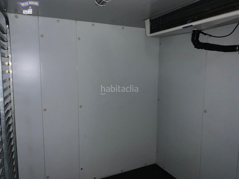 Foto 4a8ec0b6-fe35-4d33-8daf-be80d3690013. Local comercial a Casc Antic Ripollet