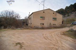 Finca rústica a Navàs. Magnifica finca de 900 m2 con casa de 300 m2  muy bien situado.