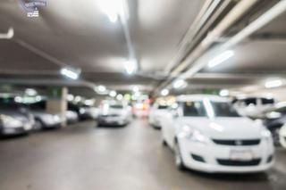 Lloguer Aparcament cotxe a El Coll. Plaza de parking para coche mediano  grande en sant francesc