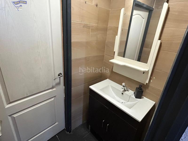 Foto b578b160-7aee-4963-a1d4-921ce5af6eb1. Location local commercial dans Gràcia Sabadell