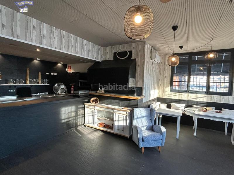 Foto c93ff0e9-dd18-4016-bce8-1e7a92016d91. Location local commercial dans Gràcia Sabadell