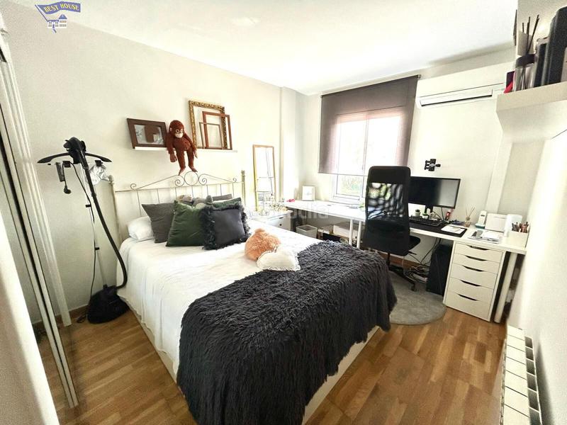 Foto 117d82bb-1b44-43d4-a8eb-615c36d98f28. Casa a schiera con riscaldamento parcheggio in Ca n´Oriol Rubí