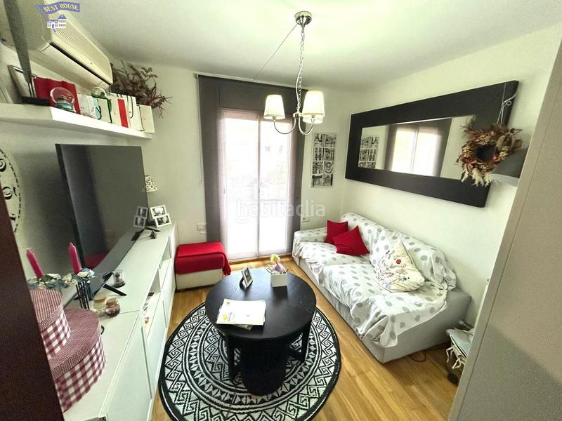 Foto 8431f7ed-7343-4aa1-b426-93924bd9c1f2. Casa a schiera con riscaldamento parcheggio in Ca n´Oriol Rubí