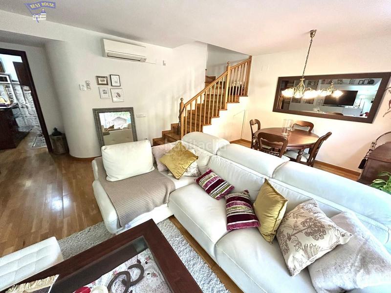 Foto ba8c567f-e228-4373-a992-d1e340effd9c. Casa a schiera con riscaldamento parcheggio in Ca n´Oriol Rubí