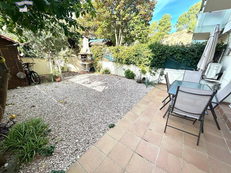 Foto e03a07c6-e47c-4de4-a634-441fa7db989c. Casa a schiera con riscaldamento parcheggio in Ca n´Oriol Rubí