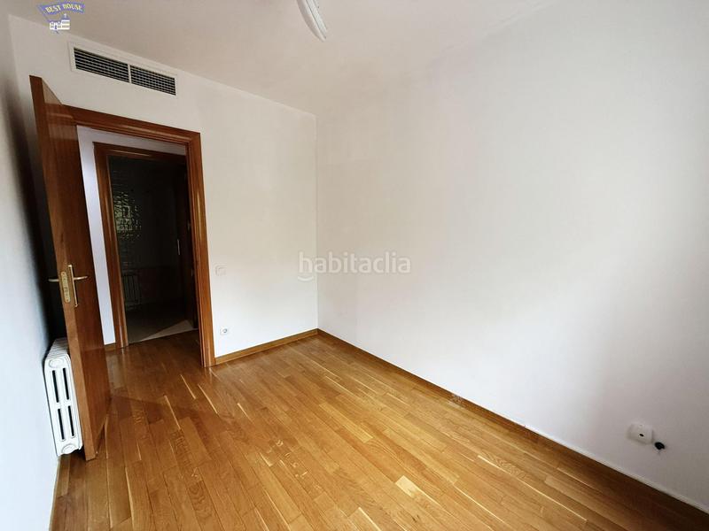 Foto 550be574-b0ae-42b5-9364-875631bad1f8. Pis amb calefacció aparcament a Centre Sabadell