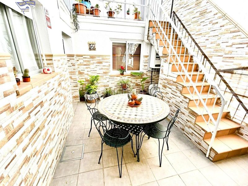 Foto 25a93c2b-f241-4601-948c-11961832bfdc. Casa amb calefacció aparcament a Ca n'Aurell Terrassa