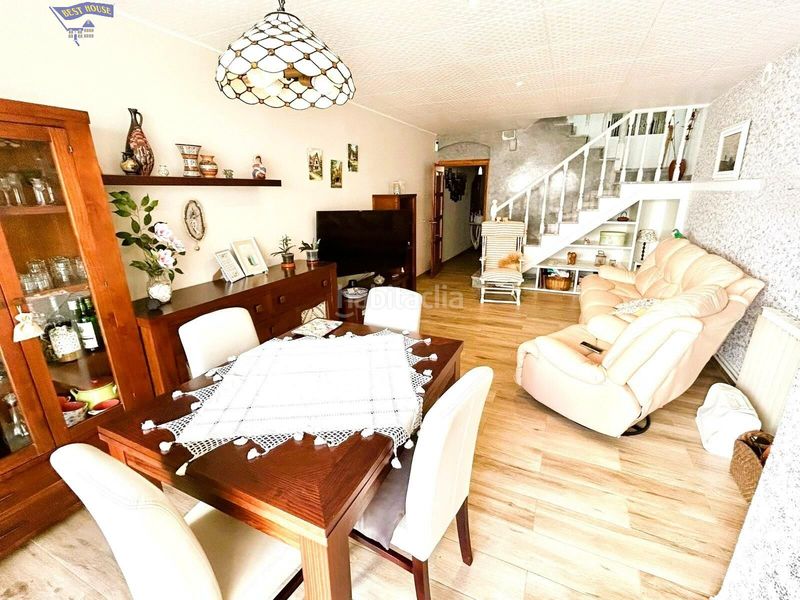 Foto 743d6c9f-e4fa-45c5-b8cd-5e95989336c8. Casa amb calefacció aparcament a Ca n'Aurell Terrassa