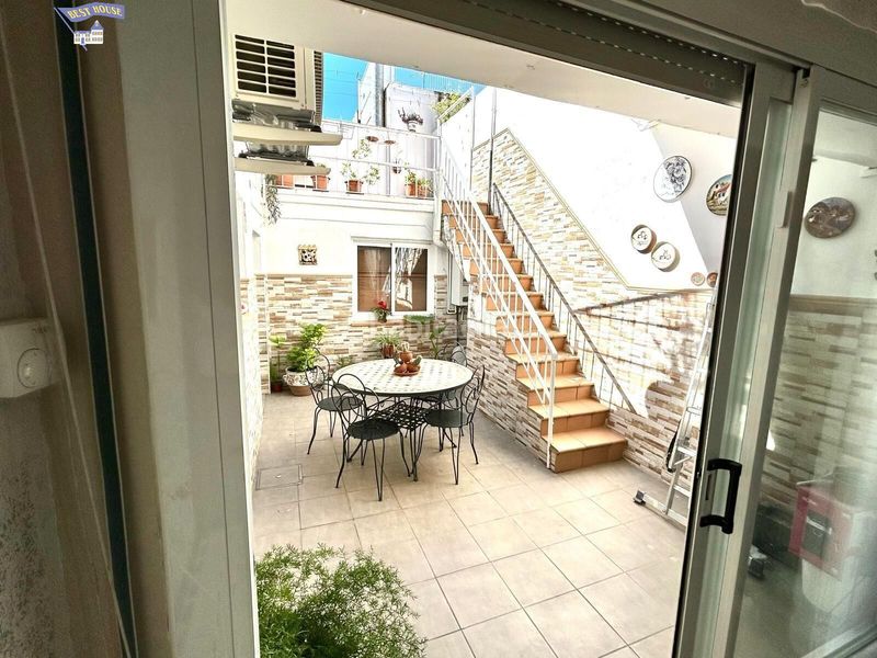 Foto 832cfe50-290b-42d3-8983-676d97a4446d. Casa amb calefacció aparcament a Ca n'Aurell Terrassa