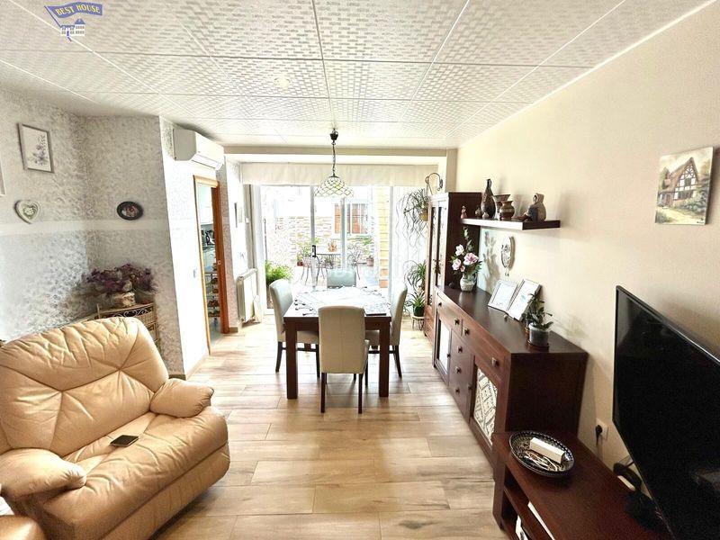 Foto 92f9da09-111e-43a7-93e9-d1ffadaeb7a0. Casa amb calefacció aparcament a Ca n'Aurell Terrassa