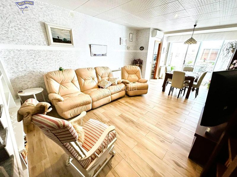 Foto fb774ca6-a6d4-4b22-b27e-de1c0c0e432c. Casa amb calefacció aparcament a Ca n'Aurell Terrassa