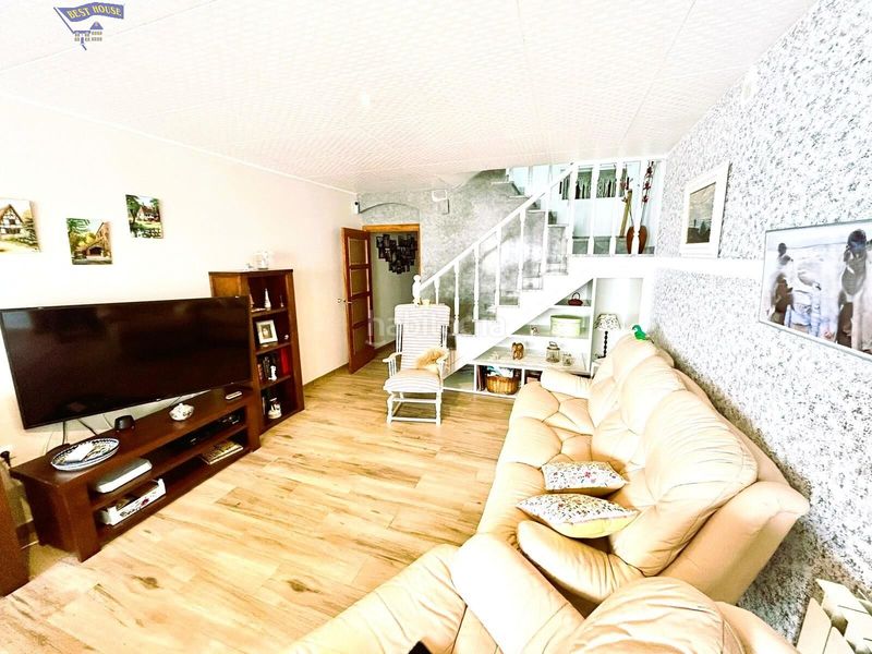 Foto fcf952a0-c1f0-4181-8666-ac41740f3fd9. Casa amb calefacció aparcament a Ca n'Aurell Terrassa