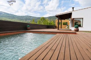 Rent Chalet in Vallirana. Exclusiva villa de diseño con piscina privada, vistas panorámica