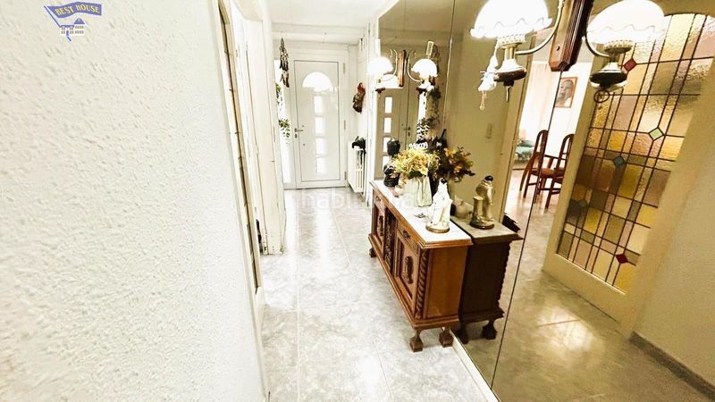 Foto 1f8df30f-d1be-4bcc-8d37-705c4bab0fdf. Casa en exclusiva!!! casa de 5 habitaciones en el corazon de rubi con parking, terraza y ascensor. en Rubí