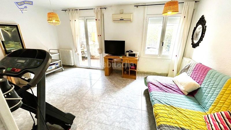 Foto ac28c03a-68b4-4f6b-9e18-8e4eb9697962. Casa en exclusiva!!! casa de 5 habitaciones en el corazon de rubi con parking, terraza y ascensor. en Rubí