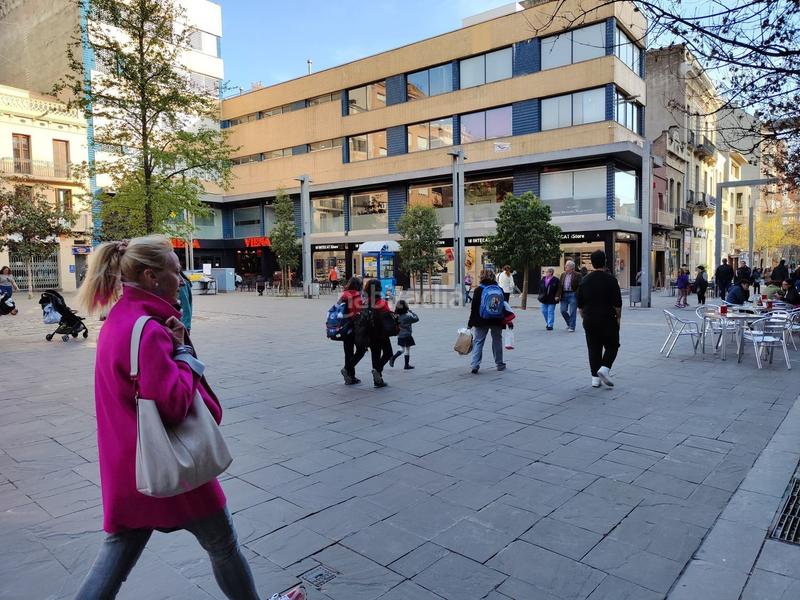 Foto d0abc1ae-3a99-41cc-9e5d-1aa35441a4f3. Affitto locale commerciale in plaza perpinyà 6 in Granollers
