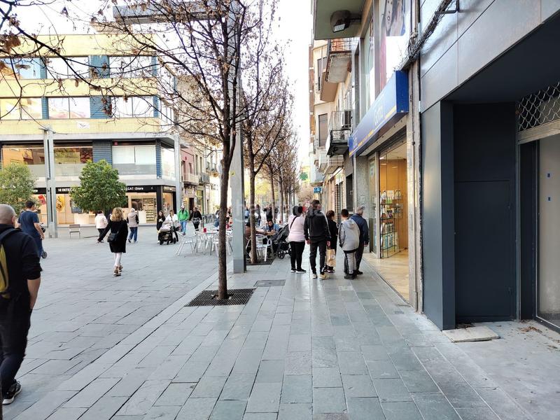 Foto 6b901c3e-63f4-4129-9411-febb82cc6dfe. Alquiler local comercial en plaza perpinyà 6 local en pl perpinyà, 6, en Granollers