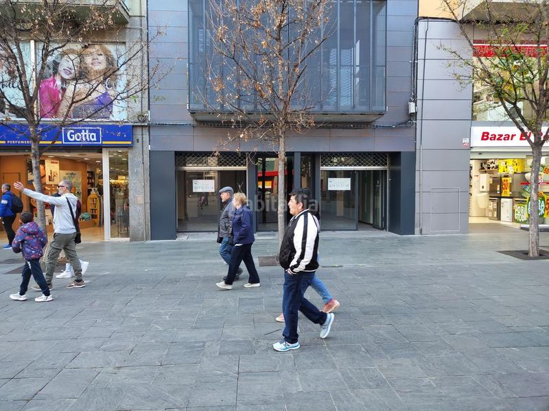 Foto 2e7b3067-f00c-4080-b8c7-4cf7e5925654. Lloguer local comercial a plaza perpinyà 6 a Centre Granollers