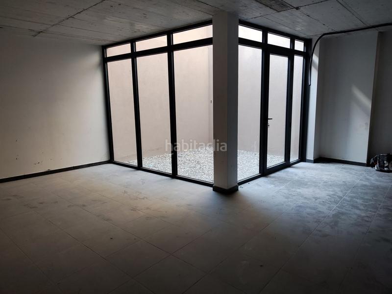 Foto 039a6201-3576-4d88-9ce7-68e598bd611b. Location local commercial dans plaza perpinyà 6 dans Granollers