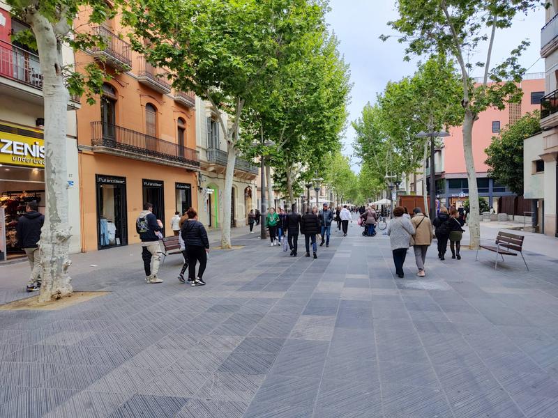 Foto 6fe9401d-42b7-459e-bbde-1e203be6b141. Location local commercial dans rambla principal 70 dans Vilanova i la Geltrú