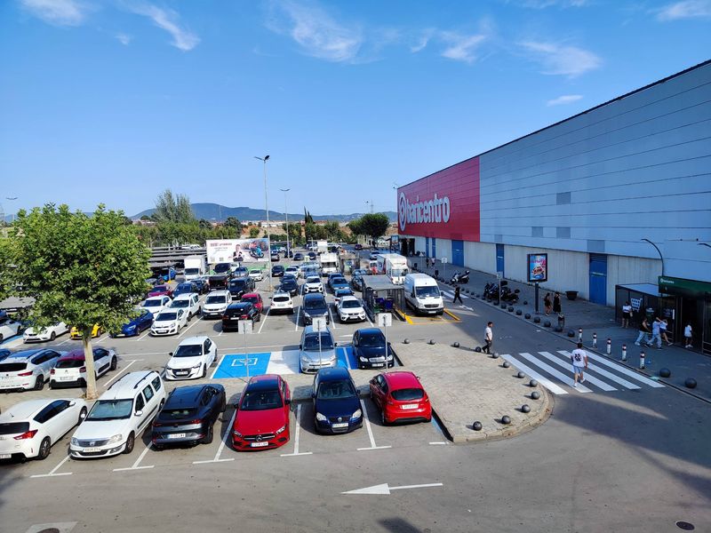 Foto bfa19a3e-e80b-4685-8200-093fc1a84833. Alquiler local comercial en sector baricentro local en c.c. baricentro en Barberà del Vallès
