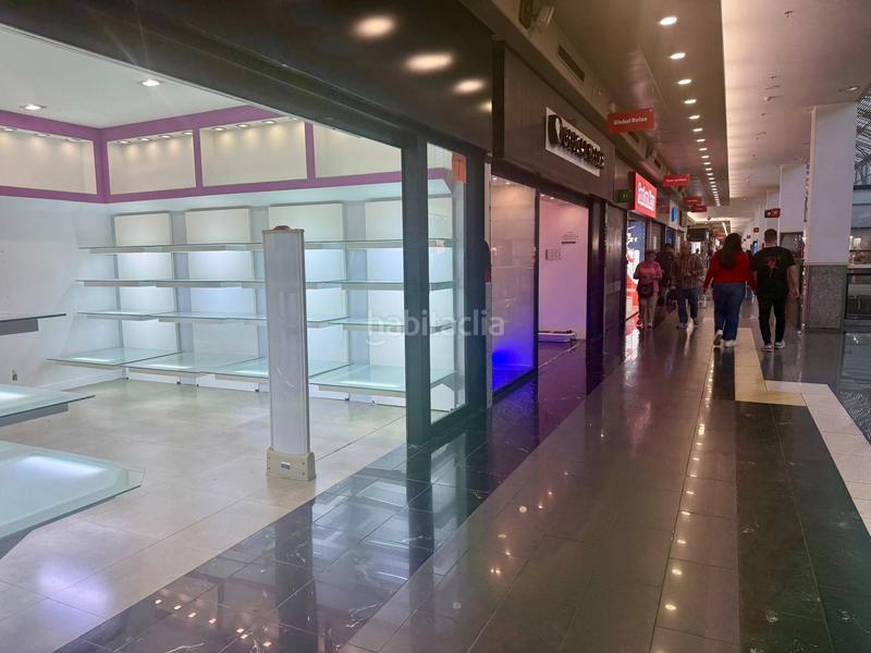 Foto b3f62636-540a-44e3-b28d-d674042cecb6. Local commercial dans baricentro a-130c dans Zona Industrial Barberà del Vallès