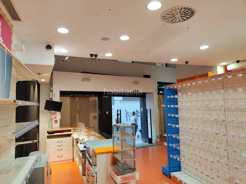 Foto 3c0bac28-6523-4834-8bd3-5af3b7e77f96. Alquiler local comercial en carrer gavatxons edificio en c gavatxons, 15, en Terrassa