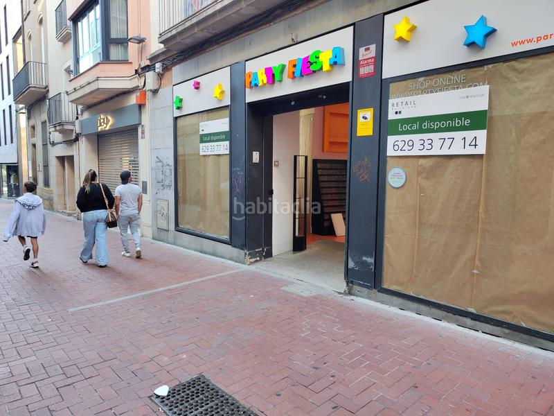 Foto c883b659-b31a-4afb-bbc3-1716302b9a51. Alquiler local comercial en carrer gavatxons edificio en c gavatxons, 15, en Terrassa
