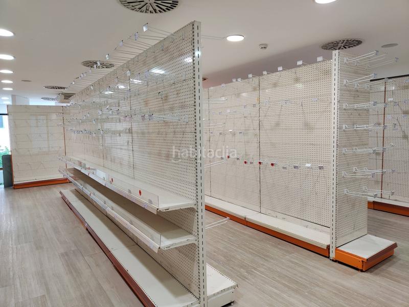 Foto e45951bf-45ae-41d4-95e4-490f86249f82. Alquiler local comercial en carrer gavatxons edificio en c gavatxons, 15, en Terrassa